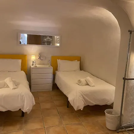 Cave House With 3 Bedrooms * Alicante